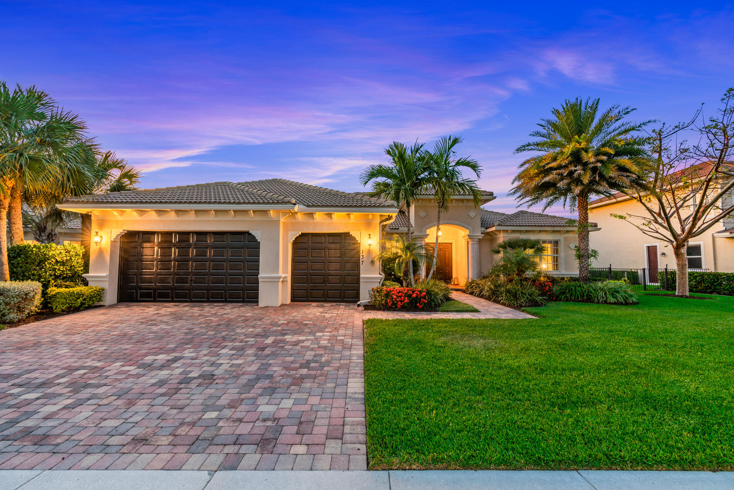 137 Casa Circle Jupiter FL 33458