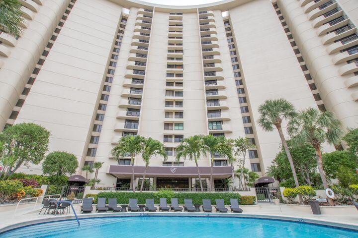 2450 Presidential Way West Palm Beach FL 33401