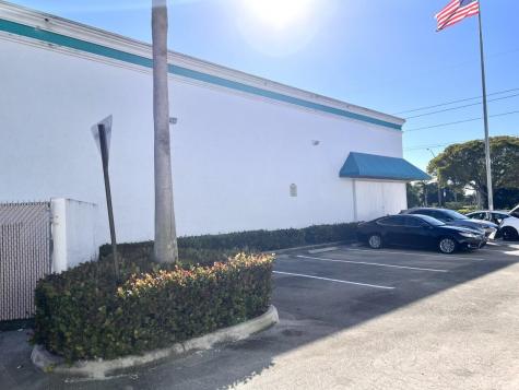 324 S Powerline Road Deerfield Beach FL 33442