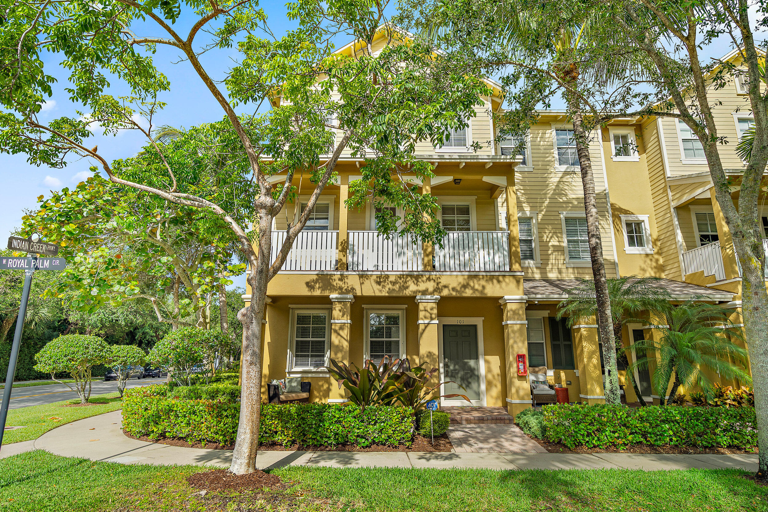 128 W Royal Palm Circle Jupiter FL 33458