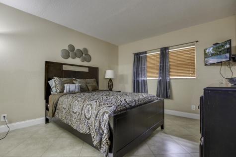 705-711 Linton Boulevard Delray Beach FL 33444