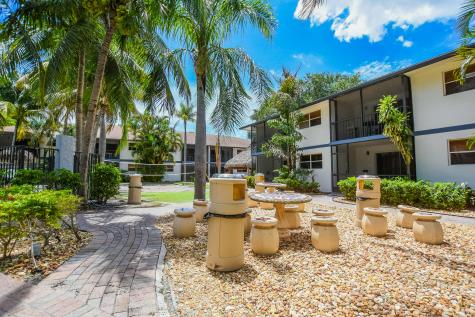 705-711 Linton Boulevard Delray Beach FL 33444