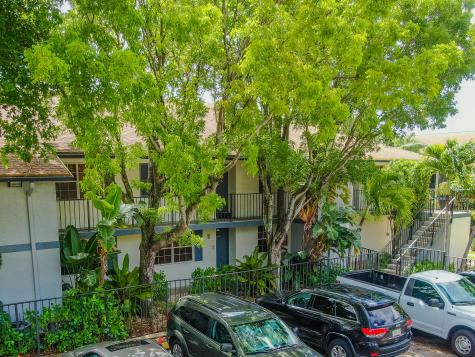 705-711 Linton Boulevard Delray Beach FL 33444